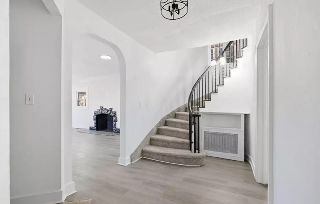 Photo - 8951 La Salle Blvd