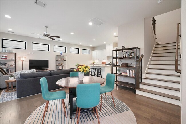 Photo - 5905 Petty St