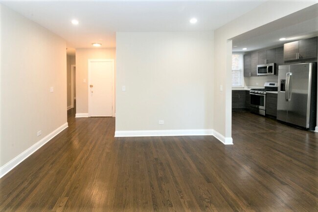 Photo - 1436 W Farragut Ave Unit 3A