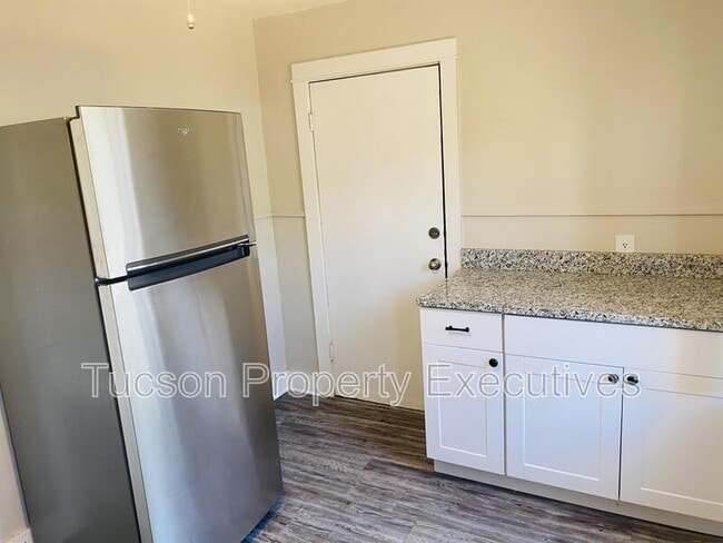 Photo - 2632 N Stone Ave