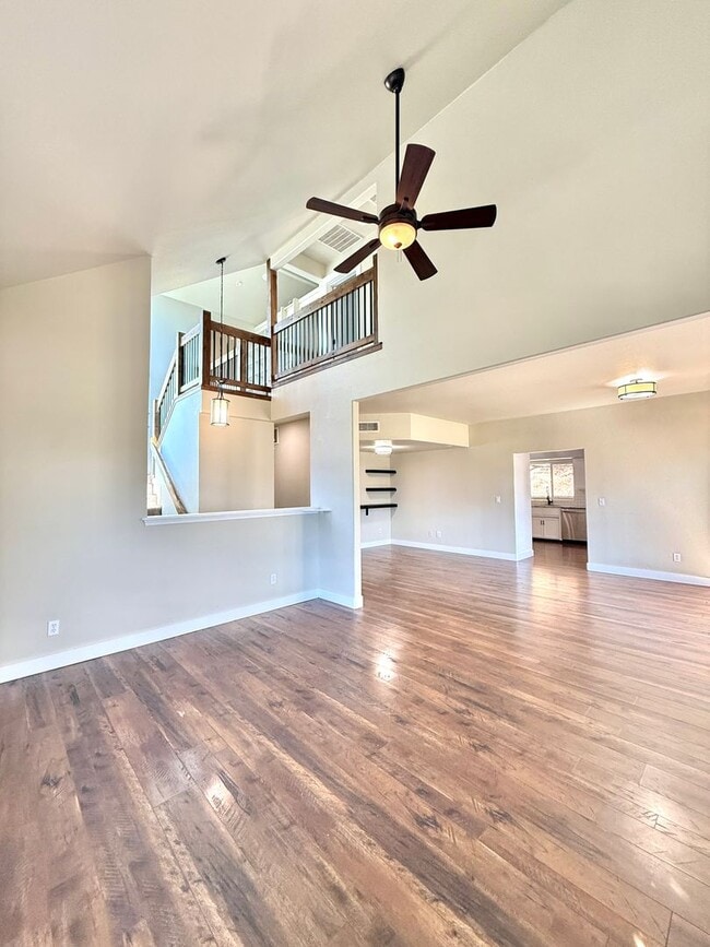 901 Manzanita Dr