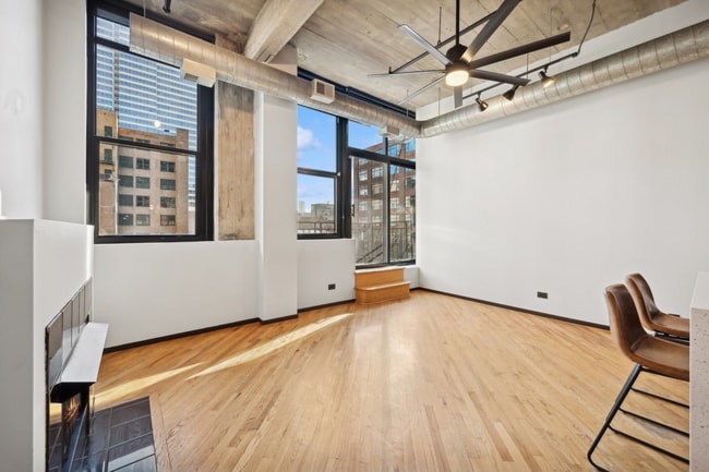 Photo - 843 W Adams St Unit 407