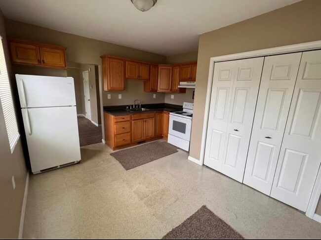 Photo - 112 Poplar St Townhome
