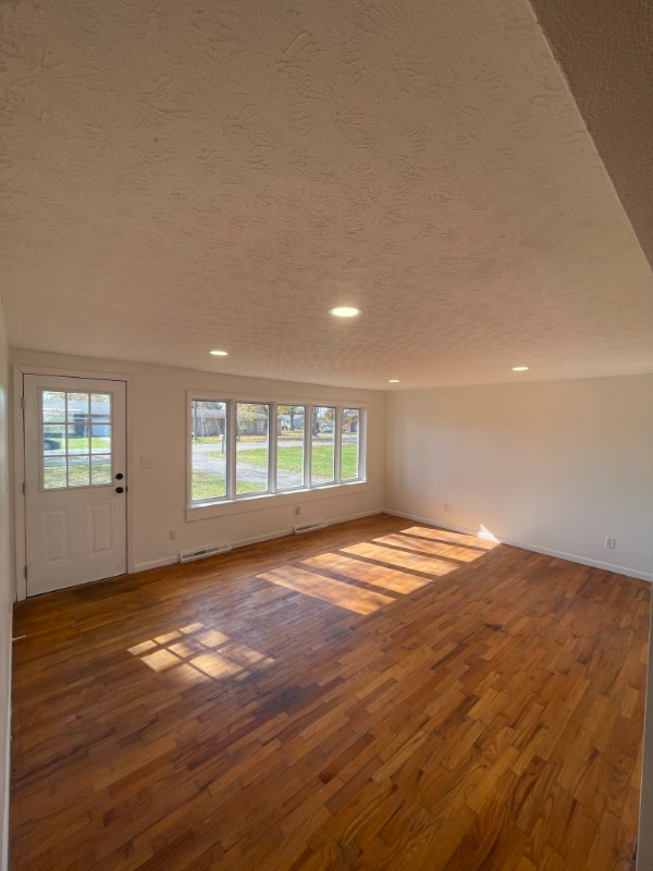 Photo - 218 Mouser St