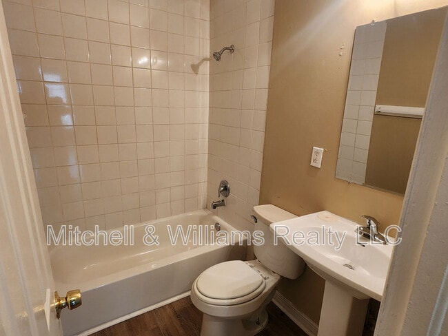 Photo - 3032 2nd St Cir