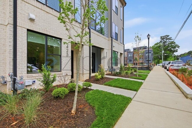 Photo - 425 S Walker St