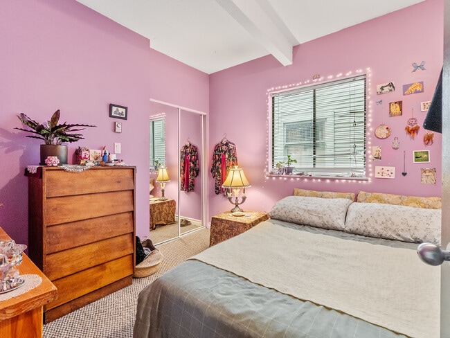 Photo - 1148 13th Av E