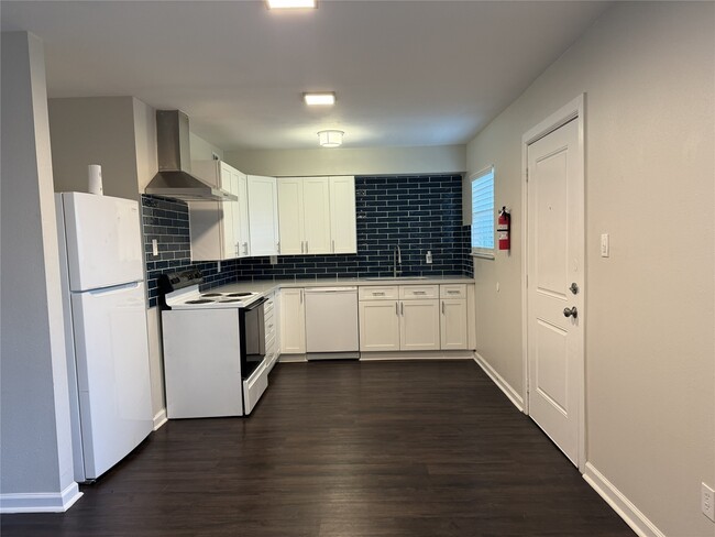 Building Photo - 1824 Thonig Rd