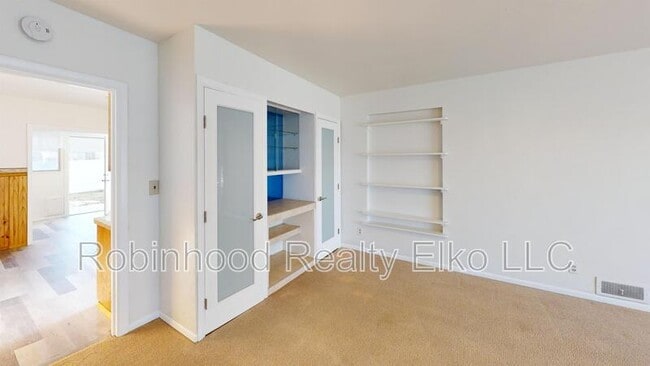 Photo - 454 Cedar St