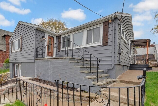 Photo - 61 Montmorenci Ave