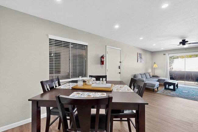 Building Photo - 1601 Pennsylvania St NE Unit T6