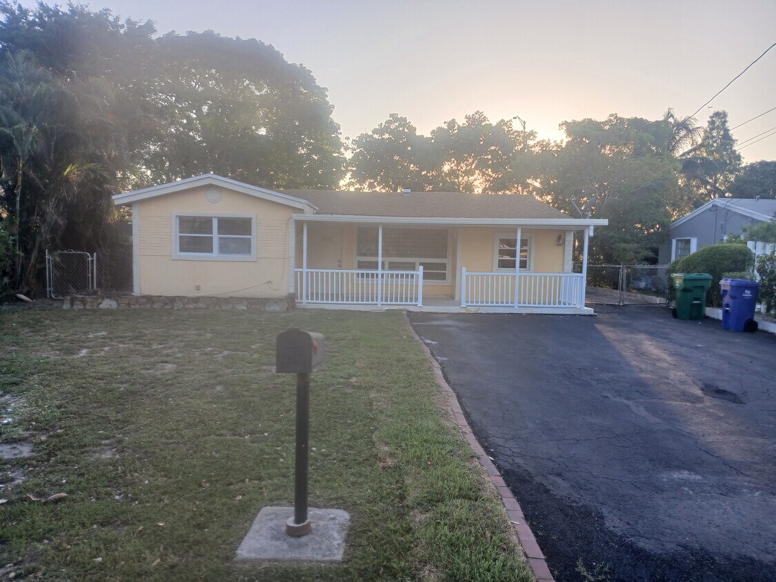 Photo - 2900 Sunshine Blvd (Miramar, FL)