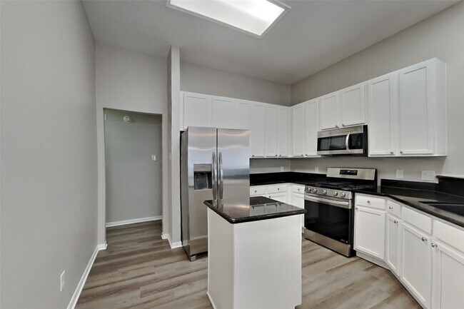 Photo - 2114 Blossom Creek Dr