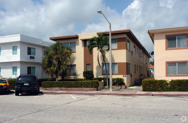 Photo - 7821 Byron Ave