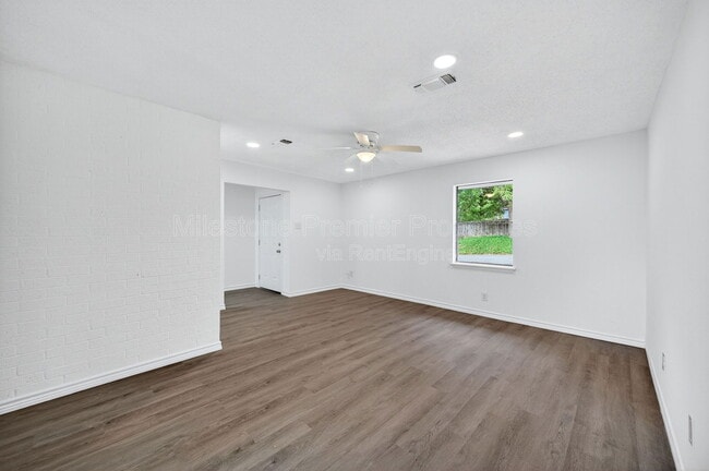 Photo - 701 E Morton St