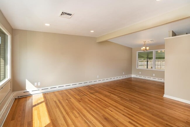 Photo - 24 Cornell Dr