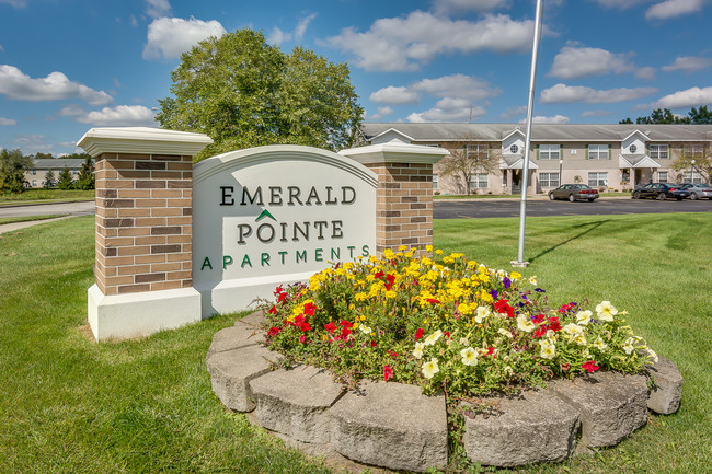 Emerald Pointe Apartments - Emerald Pointe Apartments