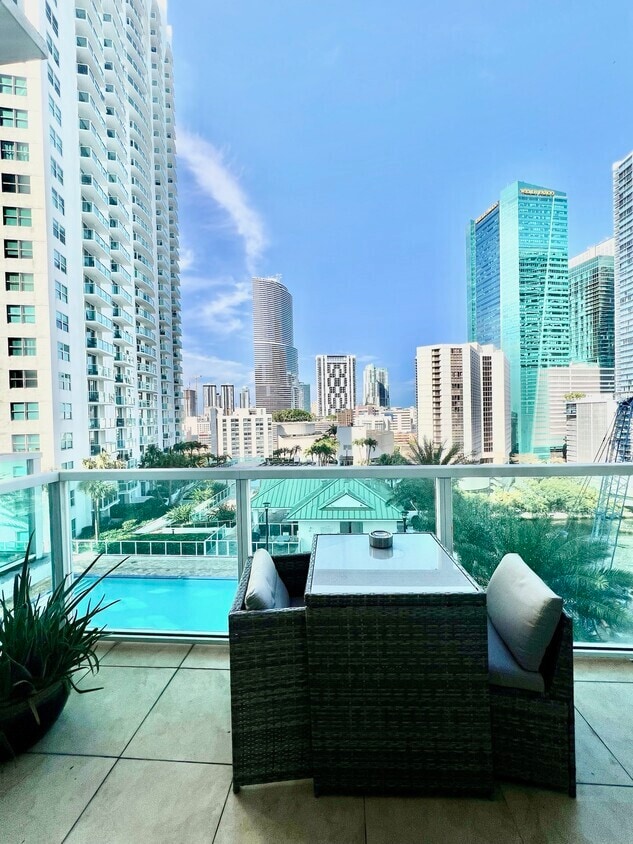 Photo - 41 SE 5th St Unidad 903