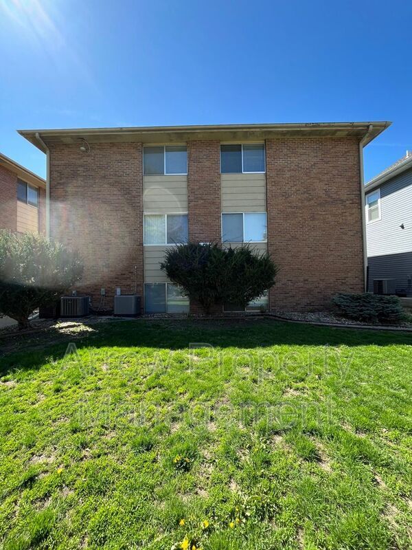 Building Photo - 1111 E Street Unit 12