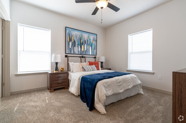 2BR, 2BA - 1098SF