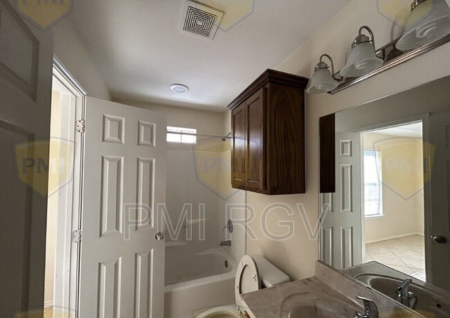 Photo - 307 W Albatross Ave Unit D