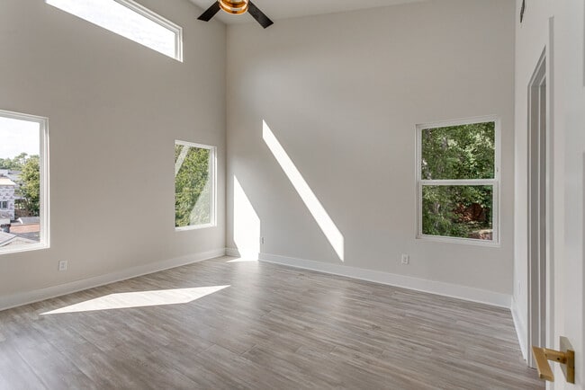 Photo - 1715 Kellow St