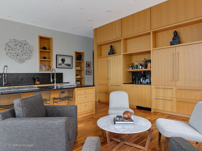 Photo - 1302 W Erie St