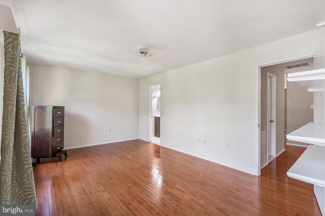 Photo - 2983 Borge St