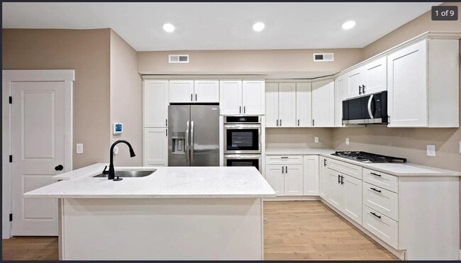 Building Photo - 5 Monmouth St Unit 2