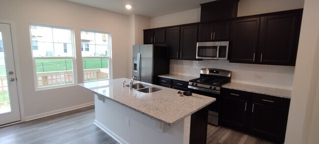 Room in Townhome on Castle Loch Lane