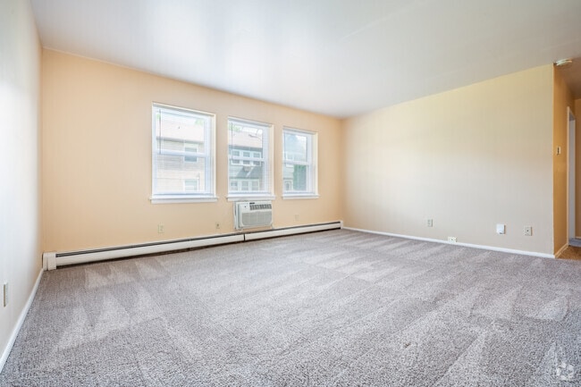 1BR, 1BA - 720SF - Living Room