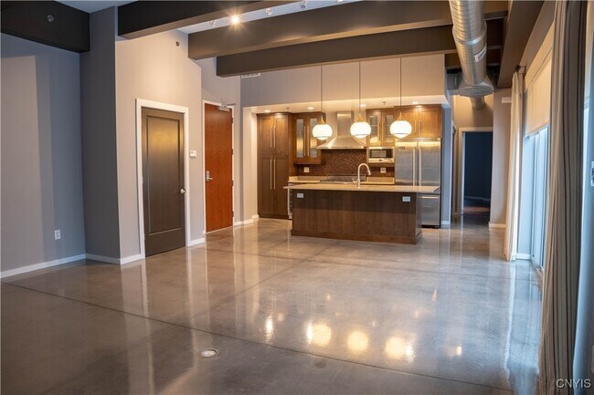 Photo - 211 W Jefferson St