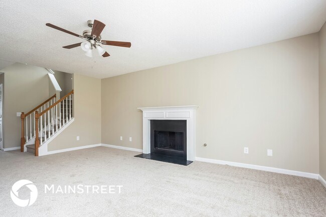 Photo - 447 Thistle Cove