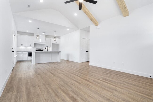 Photo - 40 Hebrides Dr