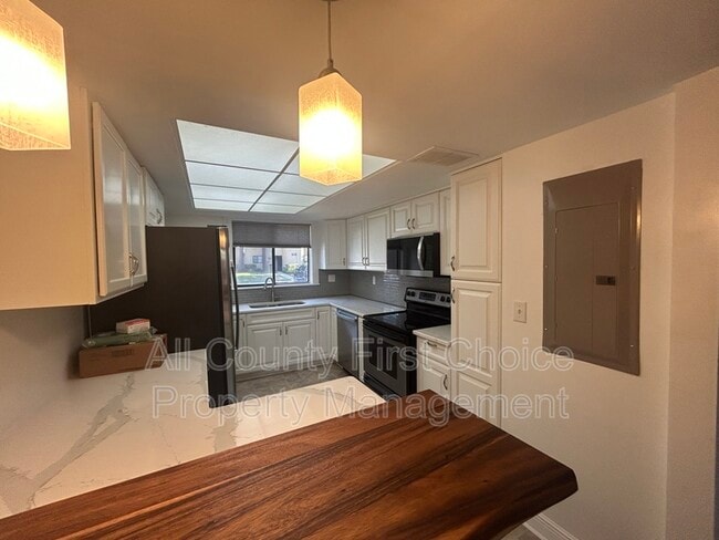 Photo - 780 S Village Dr Unidad 103