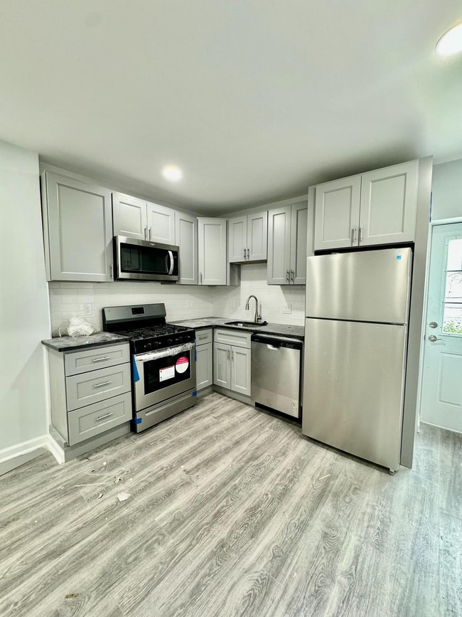 Photo - 3011 W Girard Ave Unit 1