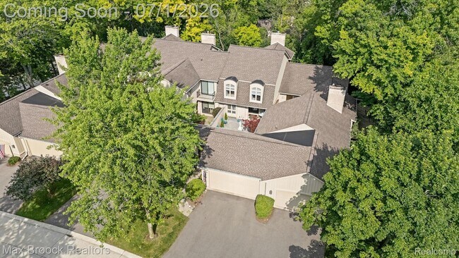 Photo - 1125 Meadowglen Ct