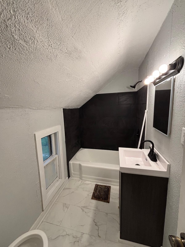 Photo - 821 Buffalo St Unit Upper