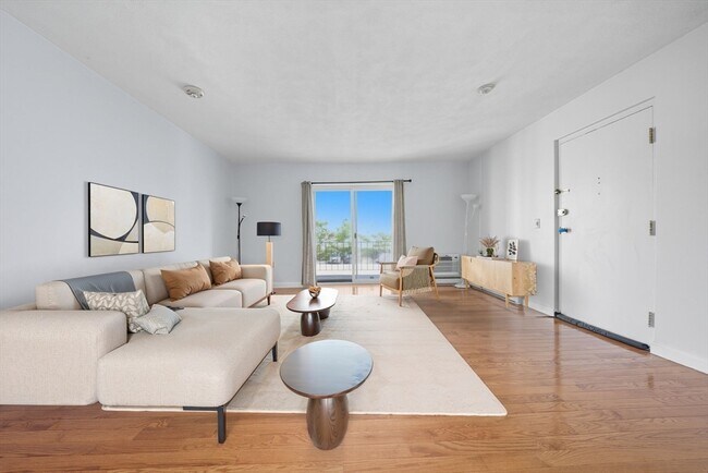 Photo - 808 Willard St Unidad F11