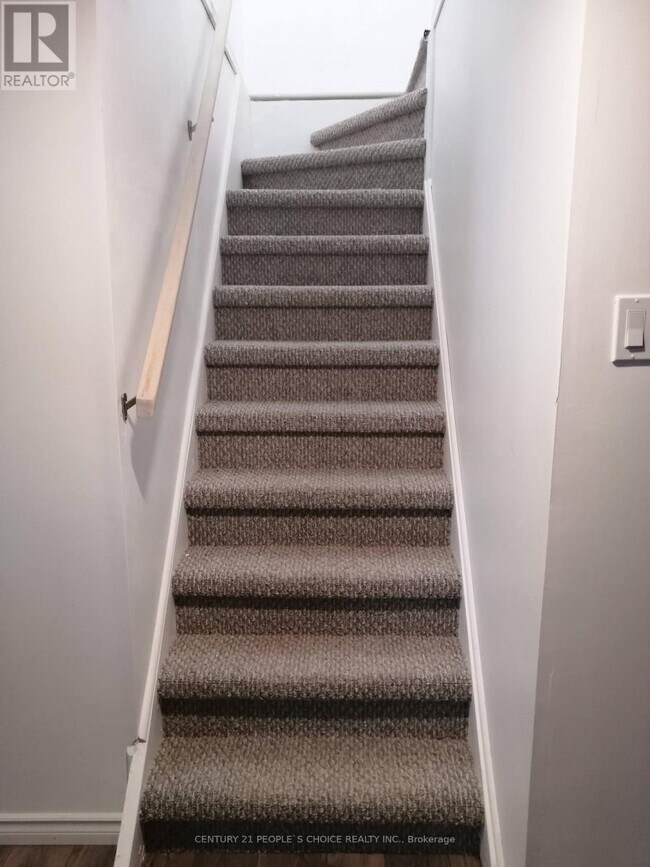 Photo - 6037 7th Line