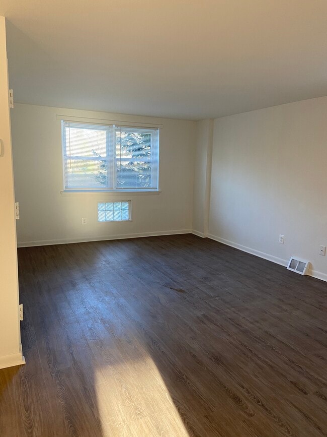 Building Photo - 3590 Grant Ave Unit Northeast Philadelphia