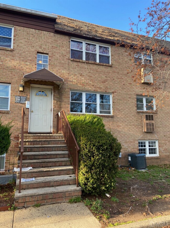 Photo - 221 College Dr Condo