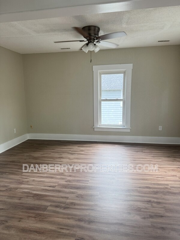Photo - 428 S Main St
