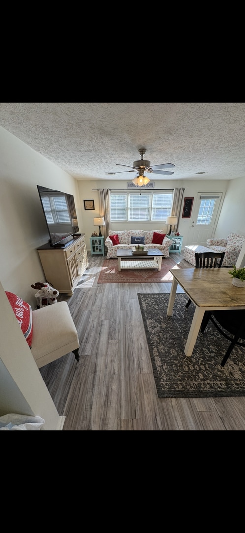 Photo - 131 W Wind Dr