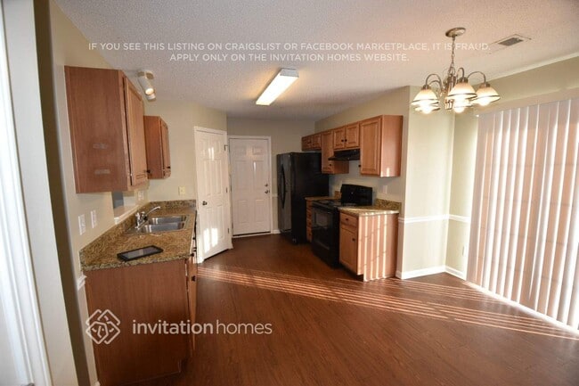 Photo - 402 Glencroft Dr