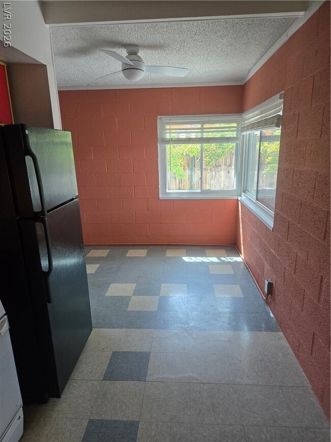 Photo - 1305 E Phillips Ave