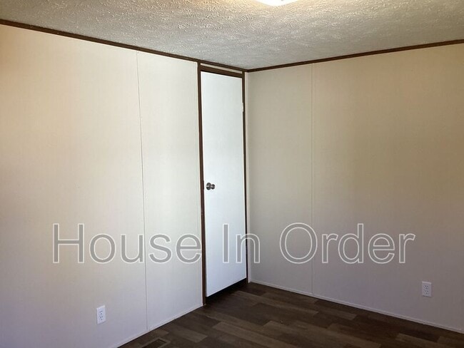 Photo - 109 Shamrock Park Dr