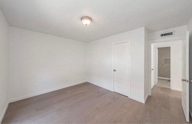 Photo - 3506 S Elm Dr