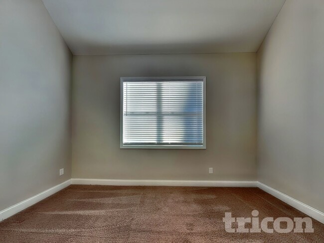 Photo - 319 Arbor Cir