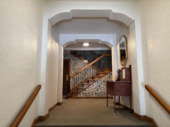 Photo - Redside - The Mulholland